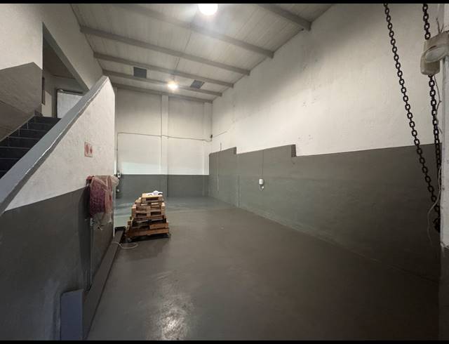 226M² WAREHOUSE TO LET IN BRIARDENE